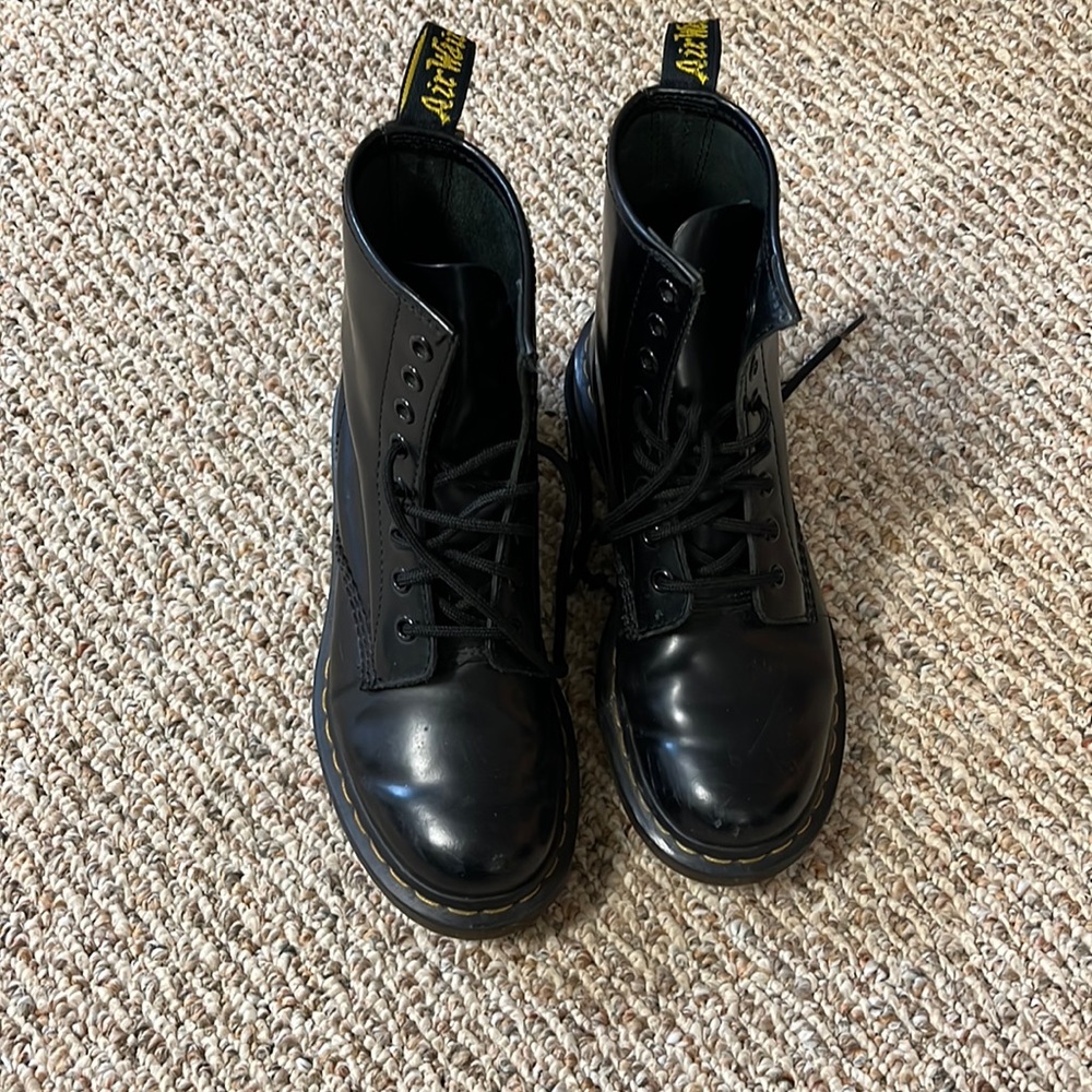 FINAL PRICE DROP Doc Marten 1460 boots